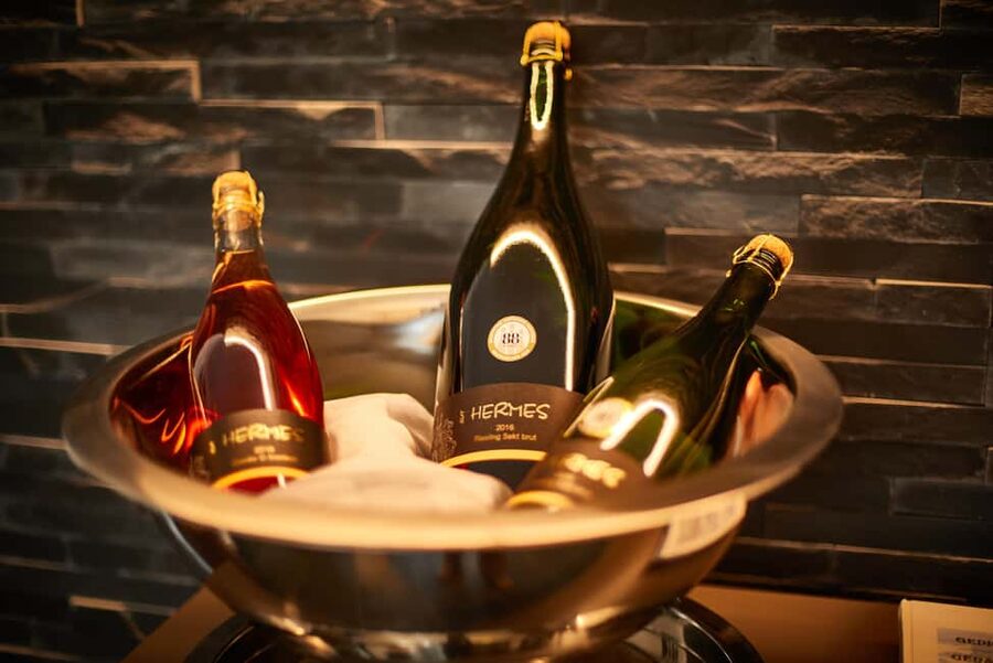 Kröv/Gut Hermes: Wine tour & tasting through vineyard, winery & champagne factory - Practical Timing and Booking Advice