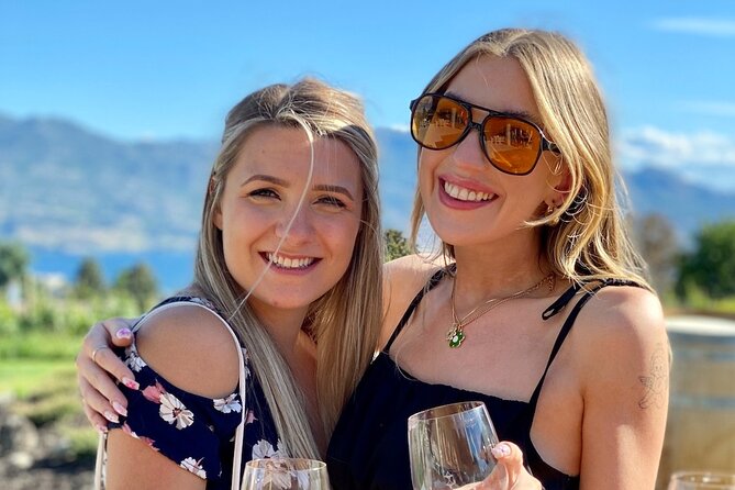 Lake Country Half Day Guided Wine Tour With 4 Wineries - A guide can make the short schedule work