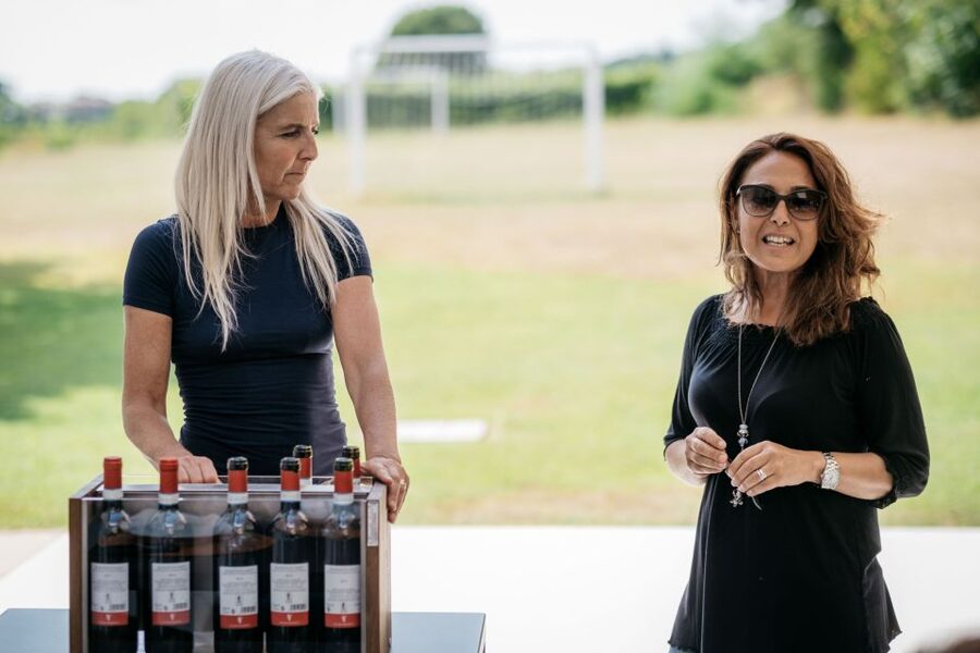Lake Garda: Vineyard Tour and 6 wine Tasting - Custoza starts the tasting with fresh balance