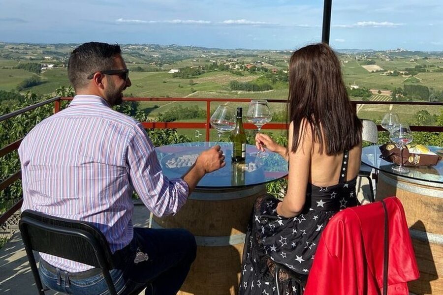 Langhe & Monferrato: Vineyard Tour and Wine Tasting - Key points at a glance