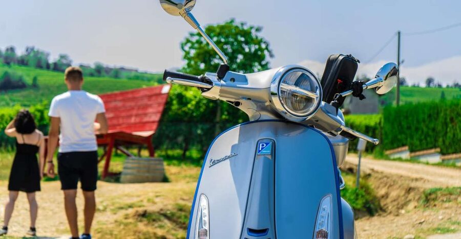 LANGHE : Vespa Tour to the Wine Region of Barolo - Starting at SP7, 3a with the scooter briefing