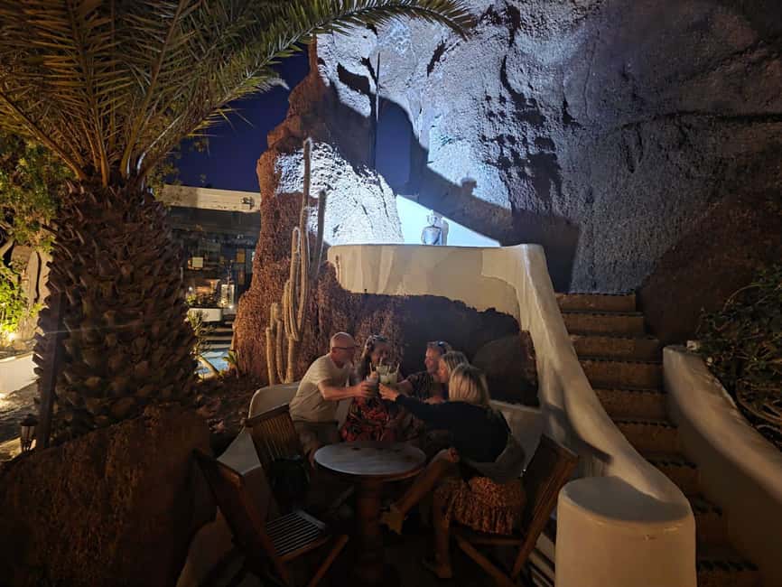 Lanzarote: Evening Tapas, Winery & Lagomar Experience - Canarian tapas in a village setting