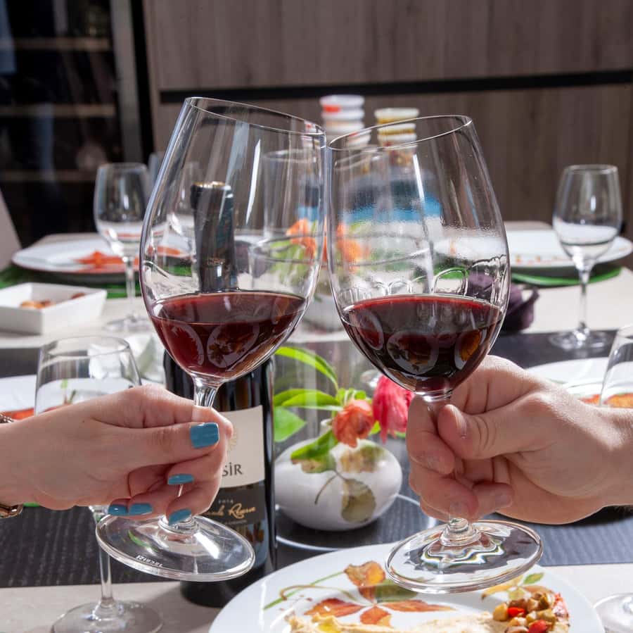 Lebanese wineries guided tour with tastings & lunch - Leaving Beirut for the vineyards