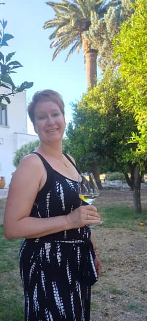 Lecce: Countryside Vineyard Walk & Wine Tasting - What the $82 price gets you