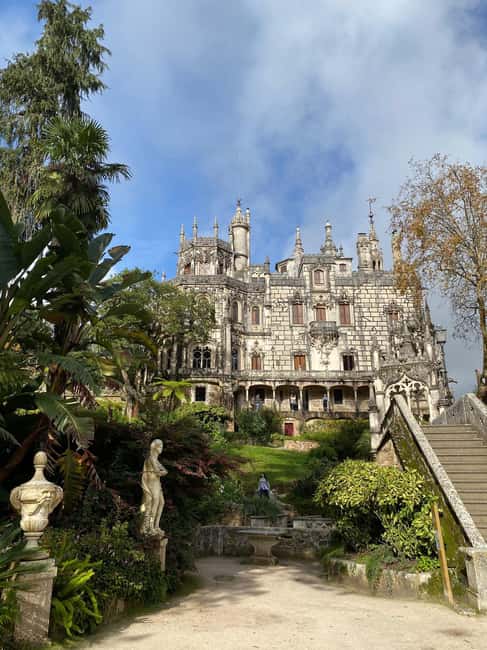Lisbon: Sintra Tour with Pena Palace and Quinta da Regaleira - Sintra and the climb to Pena Palace