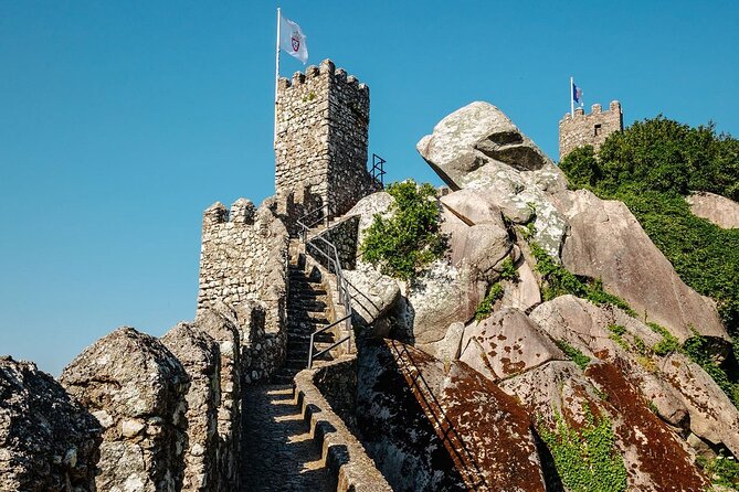 Lisbon: Sintra Town,Pena Palace, Moorish Castle& Quinta Regaleira - The price makes sense for some groups