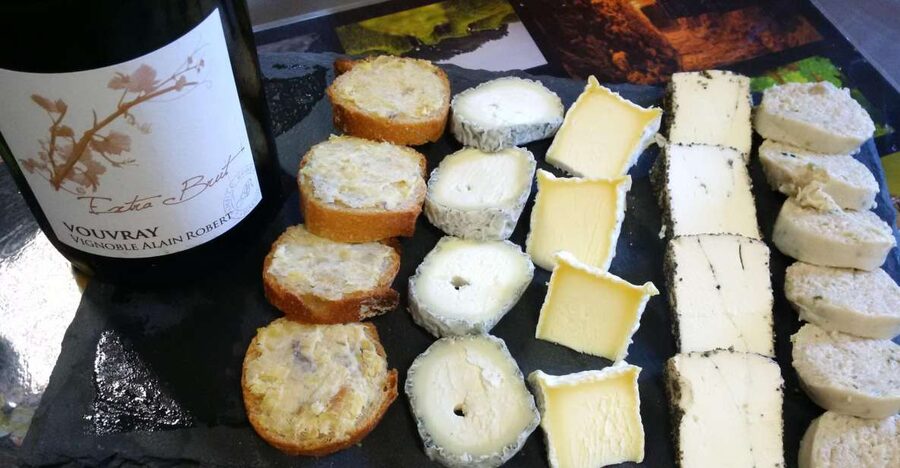 Loire Valley: Vouvray Vineyard Tour and Wine Tasting - Following the grapes from harvest to winery