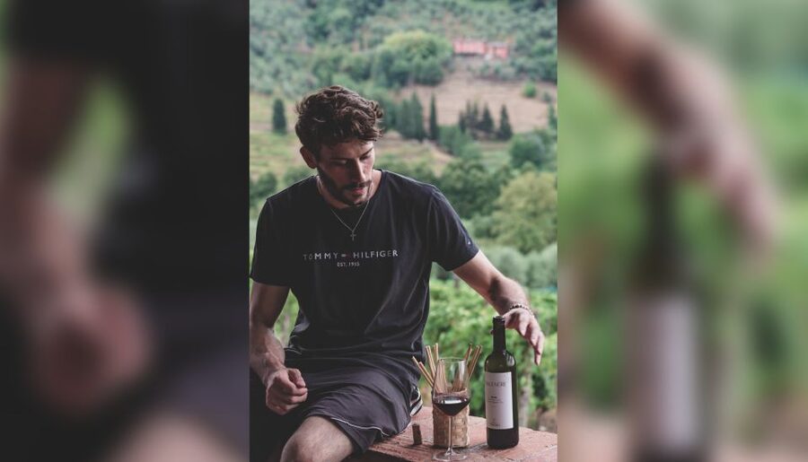 Lucca: Guided Winery Tour with Wine Tasting - A small winery experience in the hills above Lucca