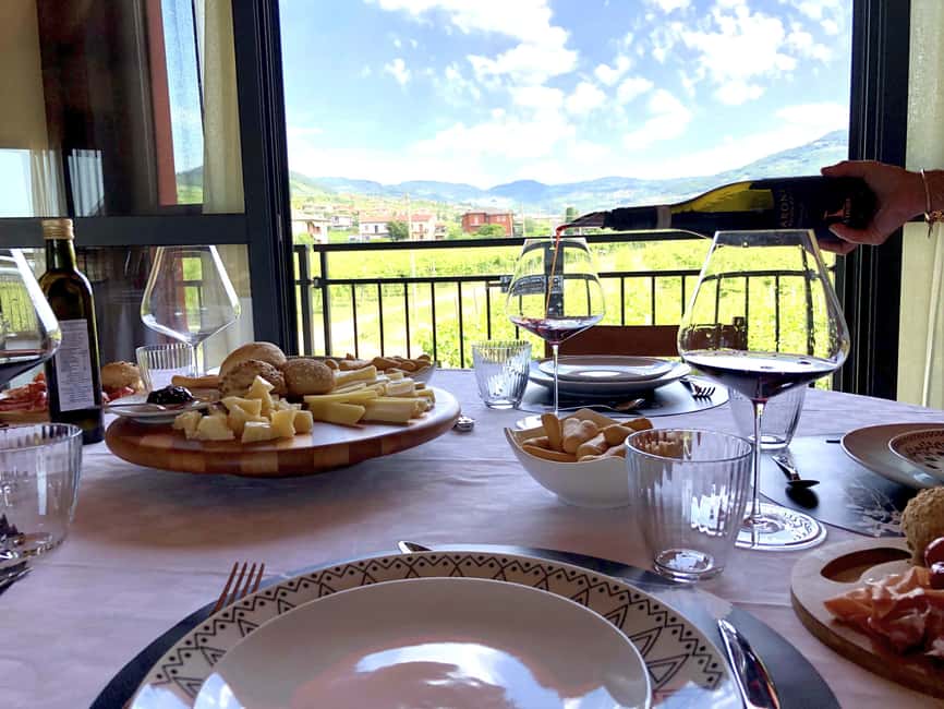 LUNCH IN VERONA: LIGHT LUNCH AMONG THE VINEYARDS AND IN THE WINERY - Five glasses that explain Valpolicella