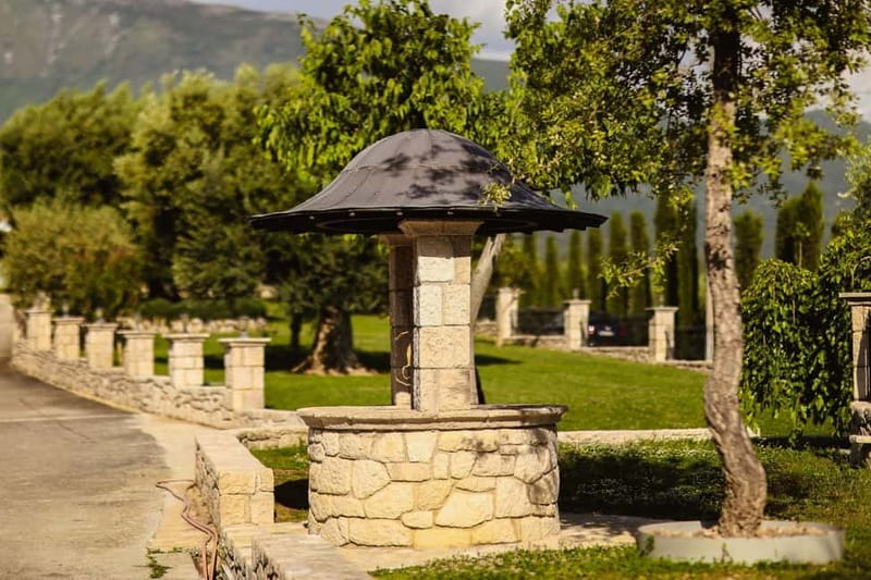 Lundër: Lundra Winery Guided Tour with Wine Tasting - What the Experience Does Well