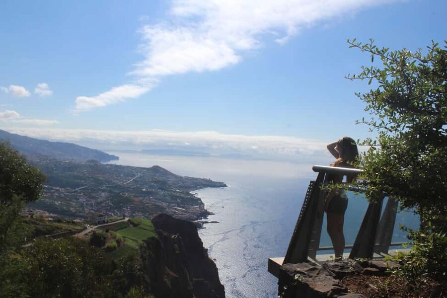 Madeira: Vineyard Tour w/ Wine Tasting & Skywalk - Câmara de Lobos, a quick look at the harbor