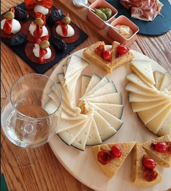 Mallorca: Bodega & Olives Minibustour with wine/oil tasting - Key points to know before booking