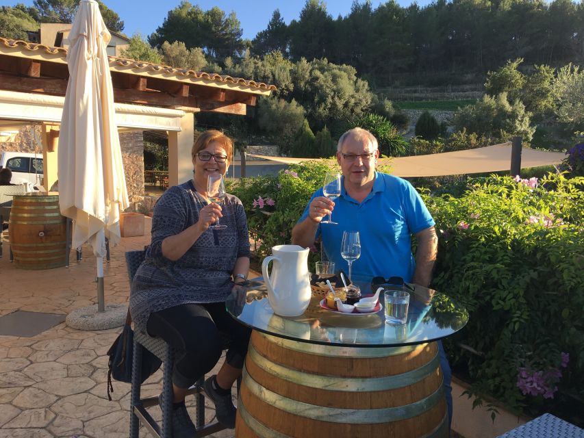 Mallorcas Emblematic Wineries Small Group Tour, two wineries - A word about older tour formats