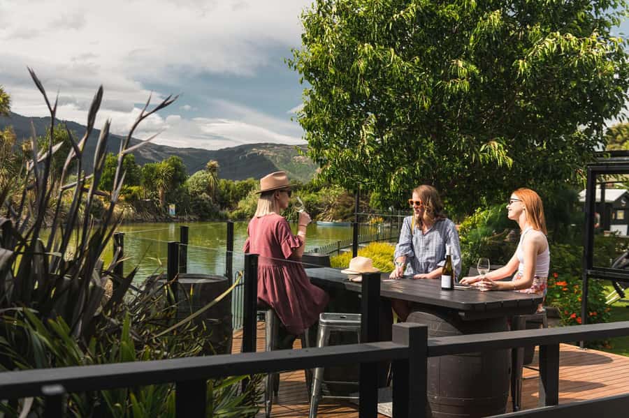 Marlborough: Wineries Visit with Tastings and 2-Course Lunch - Should you book the Marlborough winery tour?