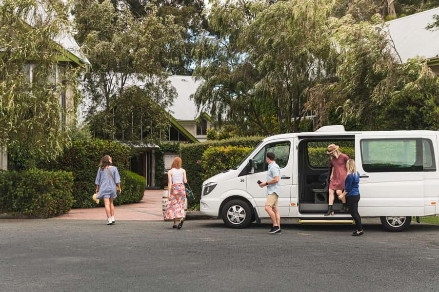 Marlborough: Wineries Visit with Tastings and 2-Course Lunch - A two-course lunch breaks up the tastings
