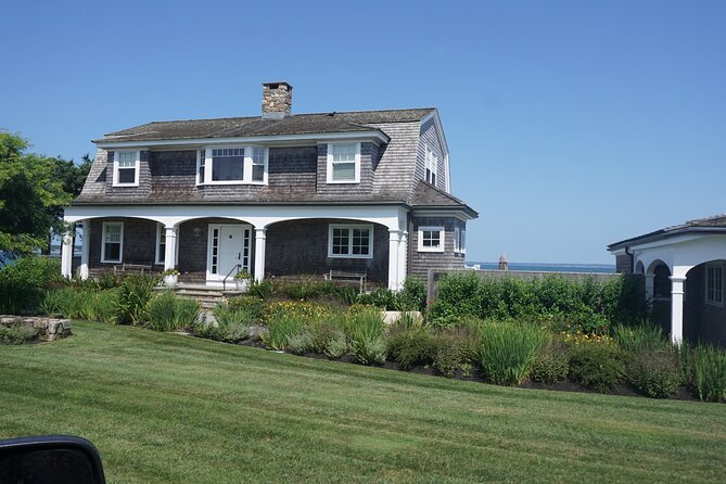 Martha's Vineyard Day Trip with Optional Island Tour from Boston - What the optional three-hour island tour actually gives you