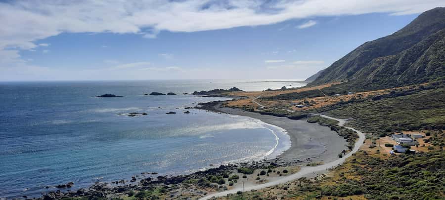 Martinborough Winery and South Wairarapa Wild Coast Tour - Lake Onoke and dinner by the water