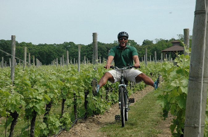 Mattituck New York Guided Farm and Wine Country Bike Tour - A farm stand with North Fork flavor