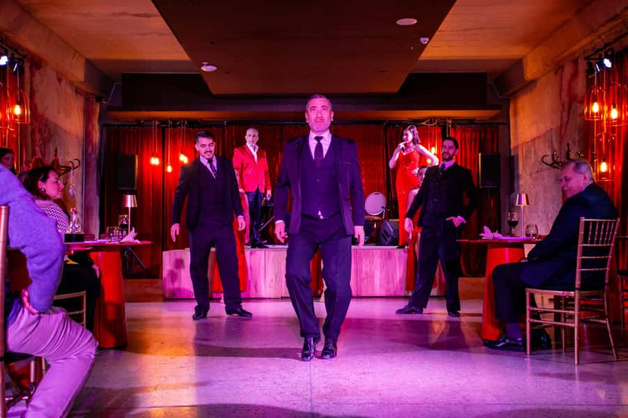 Mendoza: Tango Show with Dinner at Hualta Winery Hotel - Following tango from Buenos Aires to the 1940s