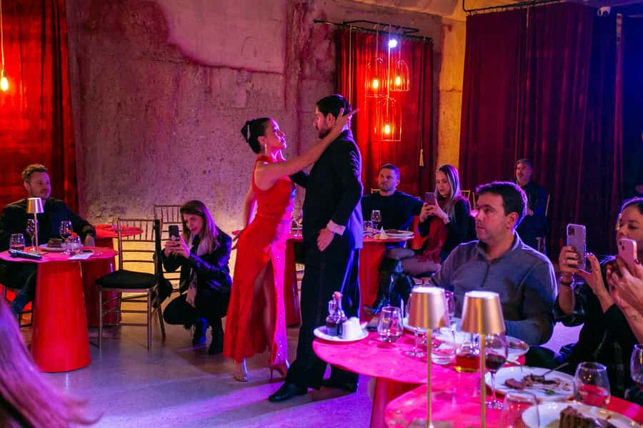Mendoza: Tango Show with Dinner at Hualta Winery Hotel - The reception begins with wine and music