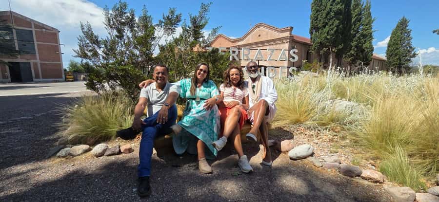 Mendoza: Top Wineries Guided Tour with Transportation - What the first two winery stops feel like