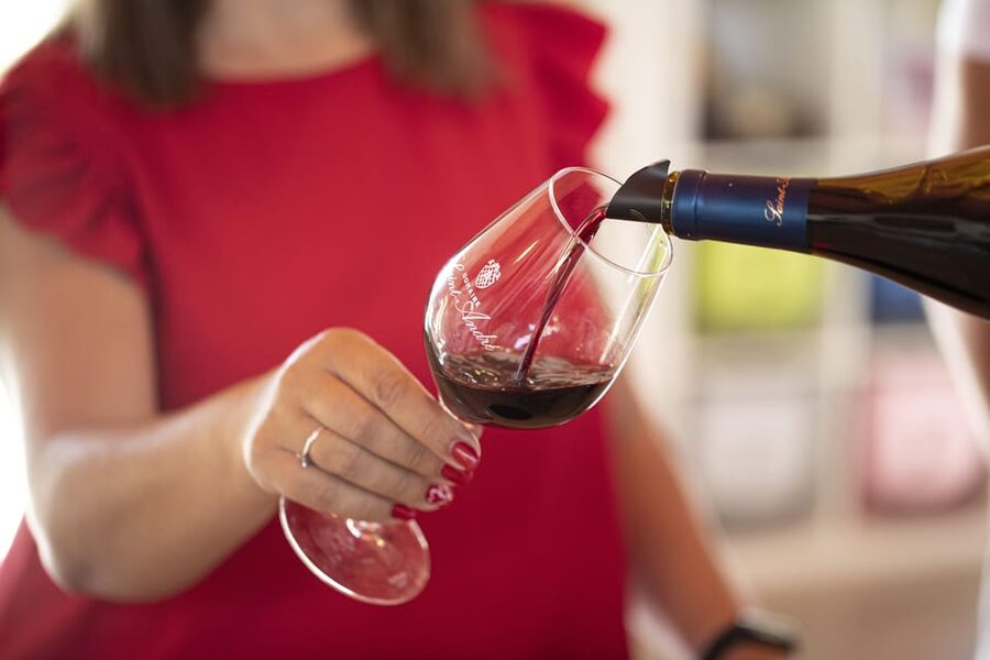 Mèze: Domaine Saint André Vineyard Guided Tour with Tasting - Who will enjoy this Domaine Saint André visit?
