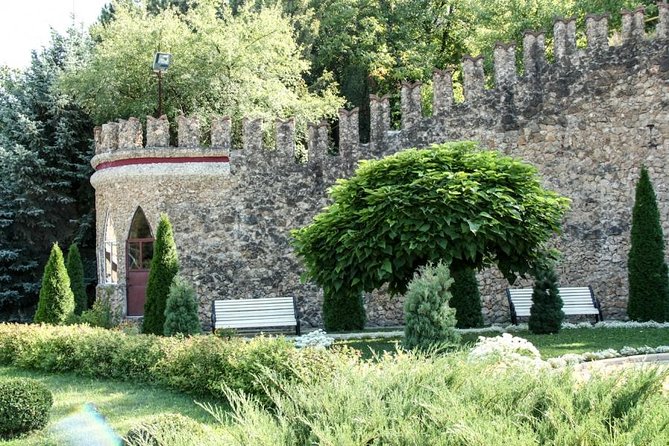 Milestii Mici Winery tour with wine tasting - Entering Moldova’s underground wine city