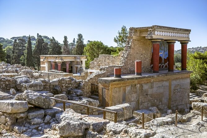 Minoan Path: Knossos Palace, Winery Visit, Lunch at Archanes - Archanes lunch with traditional Cretan cooking