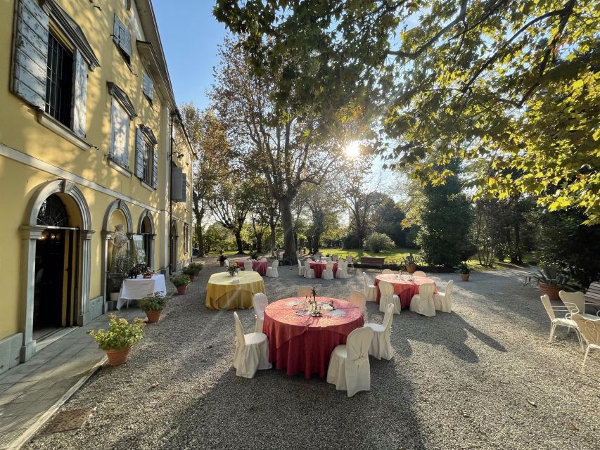 Modena: Balsamic Lunch with Vinegar Cellar Tour and Tasting - Tasting two ages with food, not just from a spoon