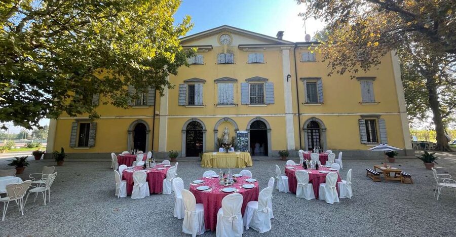 Modena: Balsamic Vinegar Cellar Tour, Tasting & Food Pairing - Why traditional balsamic vinegar takes a generation