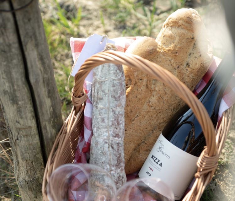Monferrato: Wine Tour & Picnic in the Vineyards - A short tasting in the heart of Monferrato