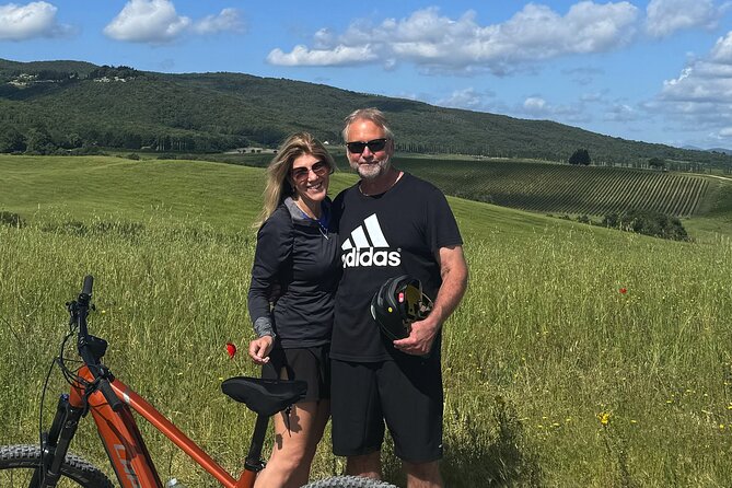 MONTALCINO Private E-Bike & Brunello Winery Experience - A serious e-bike setup for a relaxed day
