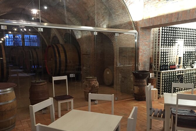 Montepulciano: Winery Tour & Tasting Experience - The guides make the difference