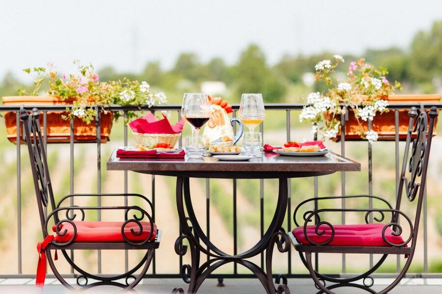 Mount Vesuvius: Vineyard Tour with Wine Tasting and Lunch - Tasting Lacryma Christi white, rosé, and red