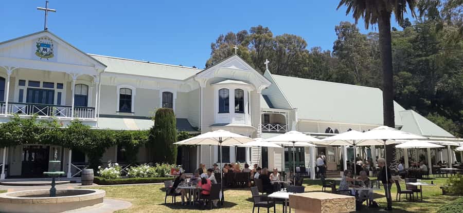 Napier: Afternoon Winery Tour Tasting at 3 Great Wineries - Why this five-hour wine tour works well from Napier