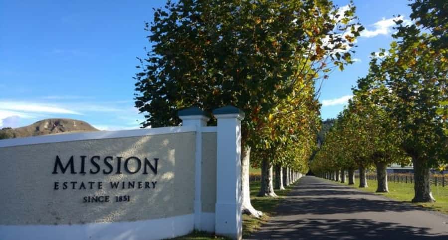 Napier: Afternoon Winery Tour Tasting at 3 Great Wineries - The middle stops: Pask and changing Hawke’s Bay estates