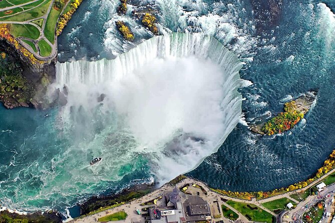 Niagara Falls Day Tour from Toronto Includes Boat Tour and Winery - Niagara-on-the-Lake: one hour of old-world charm