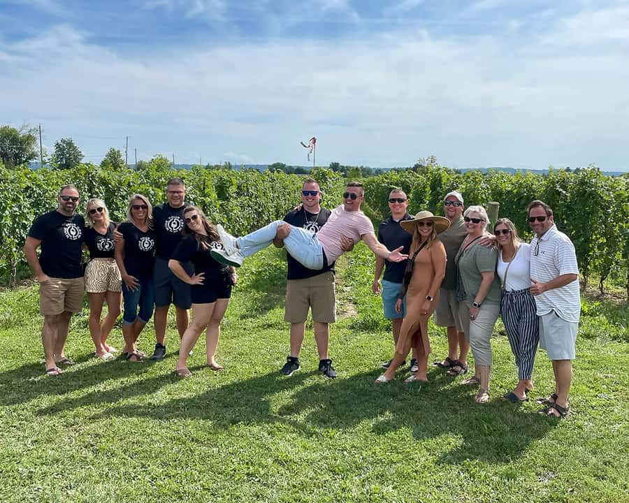 Niagara: Lunch in the Vineyard Experience - Four wineries without a full day on the bus