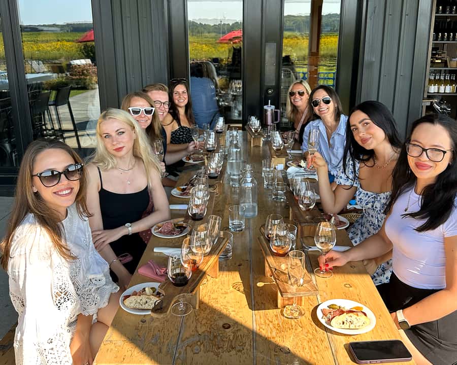 Niagara: Lunch in the Vineyard Experience - The fourth winery: ending with one more flight