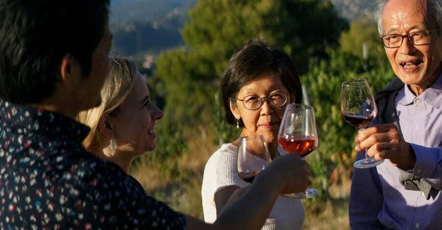 Nice: Vineyard Tour with Wine Tasting - Meeting the guide beside the chapel