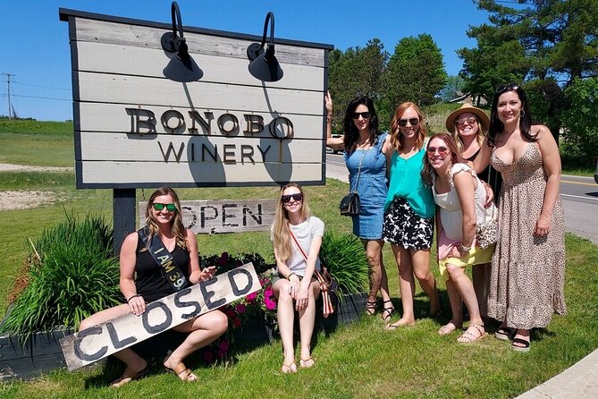 NON BUS 4 Winery Traverse City Wine Tour on Old Mission Peninsula - Downtown pickup and the four to five hour rhythm