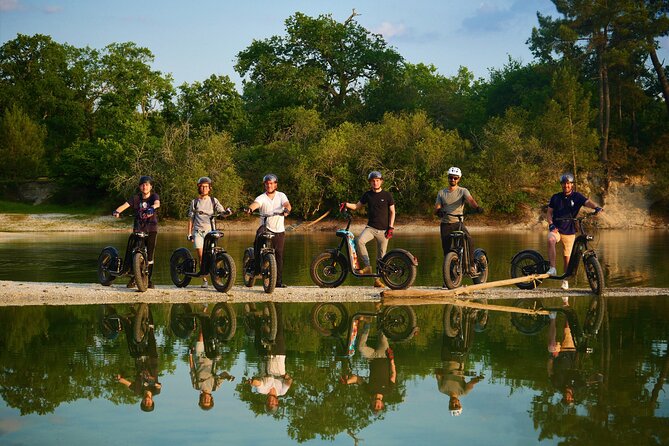 Off-road scooter outing between lakes and Pessac-Léognan vineyards - Leaving Léognan for the Pessac-Léognan countryside