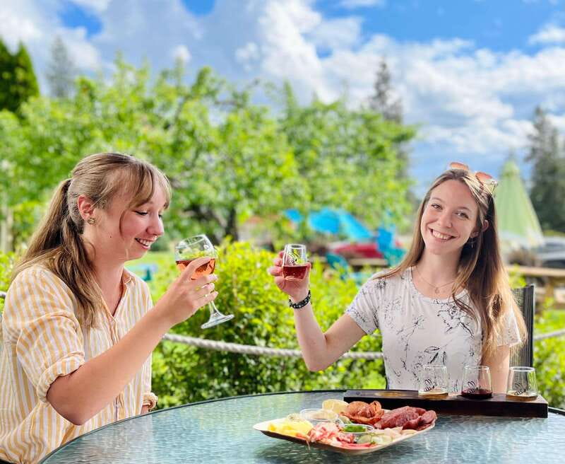 Okanagan Bee Tour, Wine Tasting and Lunch at Kelowna Winery - Key points to know