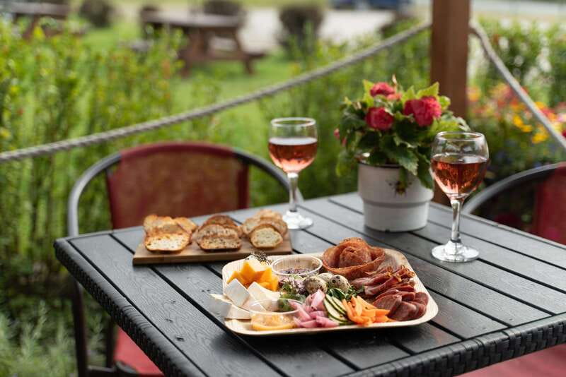 Okanagan Bee Tour, Wine Tasting and Lunch at Kelowna Winery - A local lunch on the patio