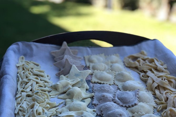 Organic cooking class with a sommelier in an Olive and wine farm - Who should book this experience
