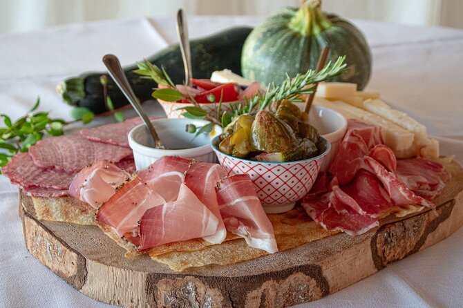 Palau: wine tasting in a Gallura winery - Sardinian Food Makes the Tasting More Useful