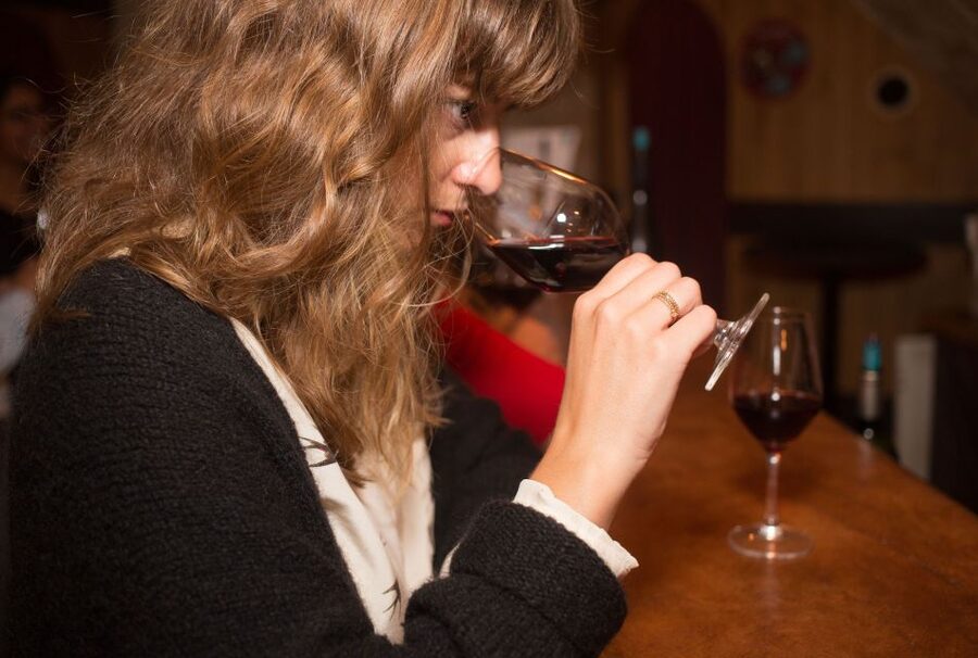 Paris: French Wine Experience in Parisian Cellar - Using the audio guide on your own smartphone