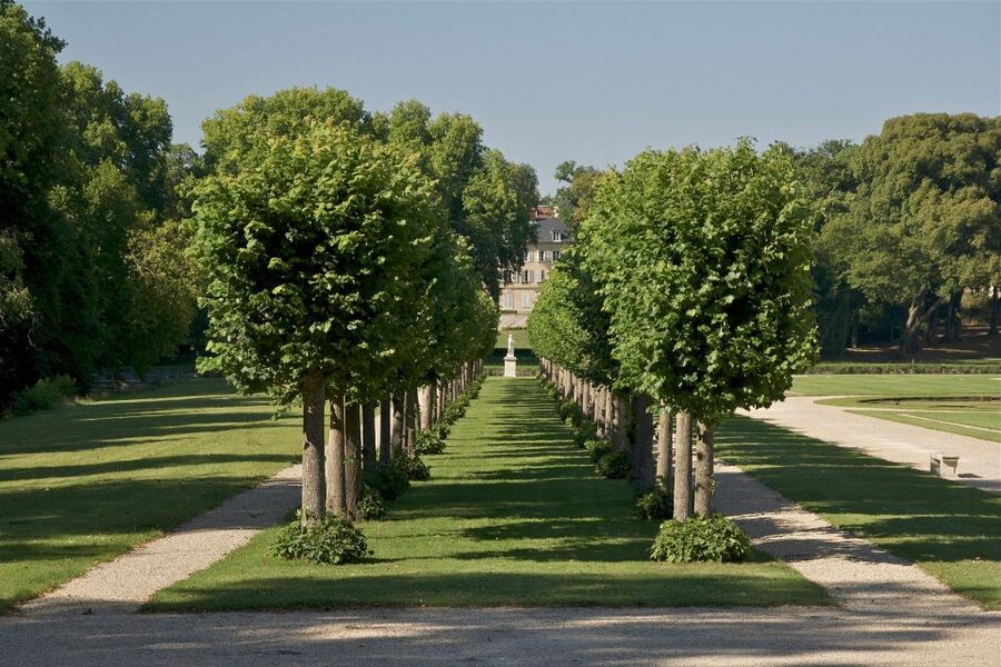 Paris: Private Tour of Domaine de Chantilly Ticket&Transfer - Entering the château and its art collection