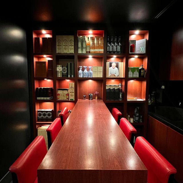Paris : Wine tasting at the cellar of Joël Robuchon - Why the food pairings matter