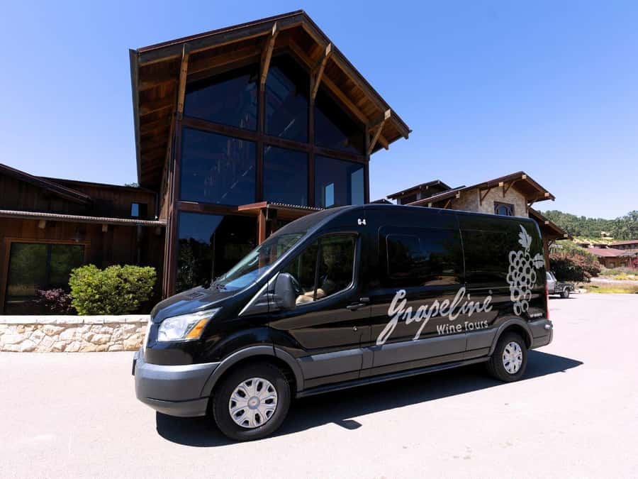 Paso Robles: 3-Winery Tour with Tastings and Lunch - The driver-host can shape the whole afternoon